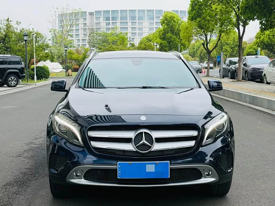 Mercedes Benz GLA