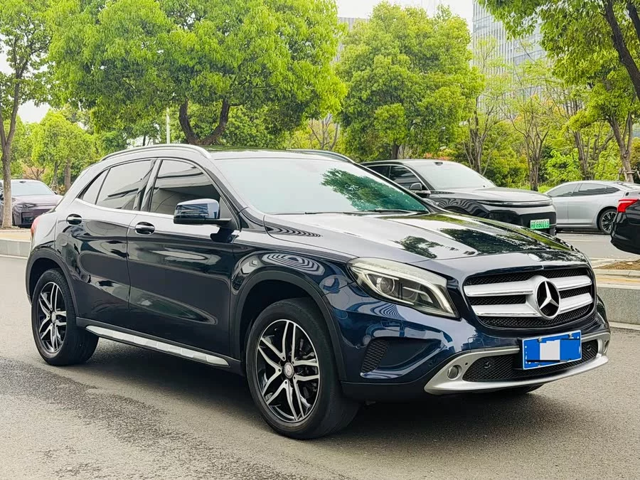 Mercedes Benz GLA