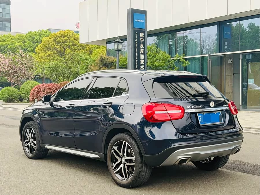 Mercedes Benz GLA
