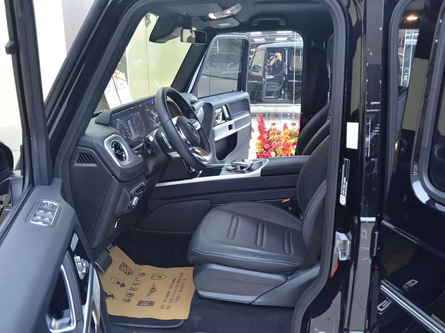 Mercedes Benz G-rated