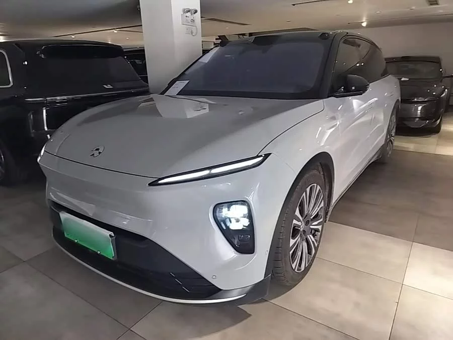 NIO ES8