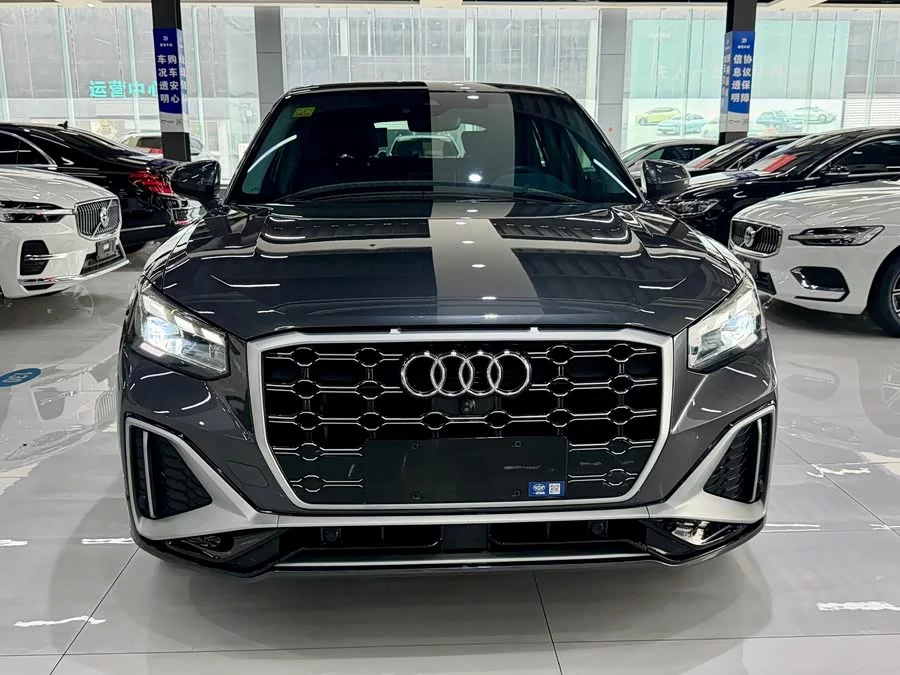 Audi Q2L