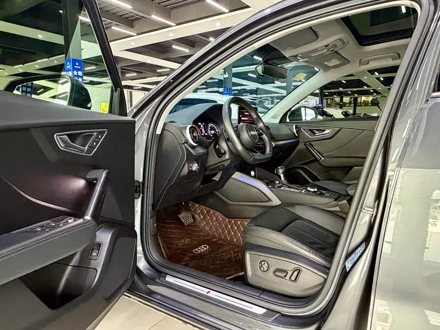 Audi Q2L