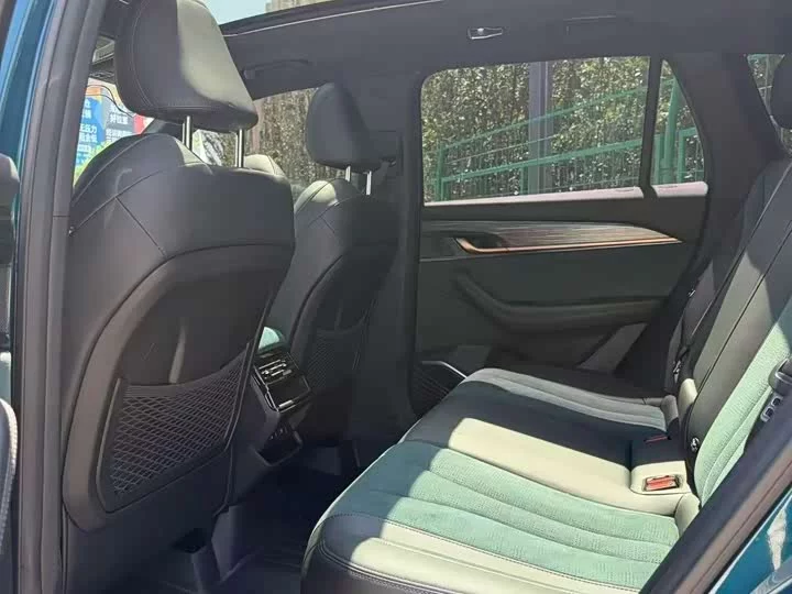 Geely Xingyue L