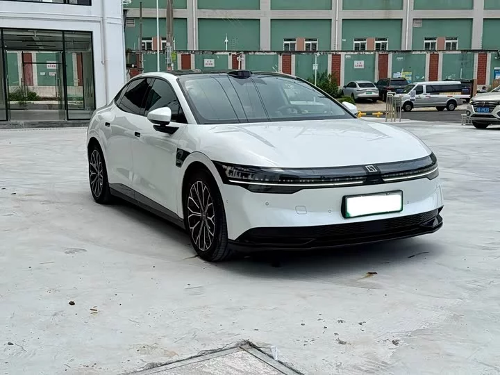 ZEEKR 007