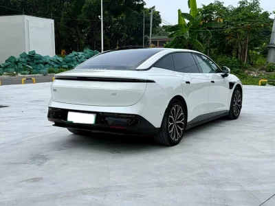 ZEEKR 007