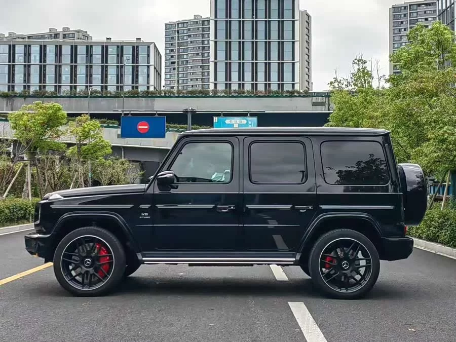 Mercedes Benz G-rated