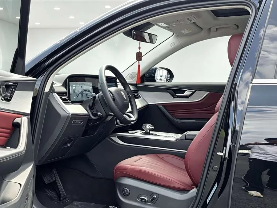 Hongqi HS5