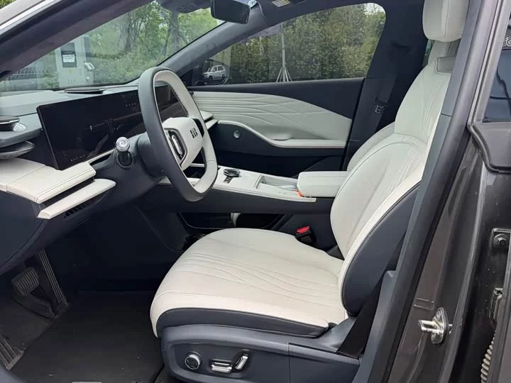 Geely Galaxy E8