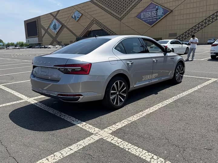 Skoda SuperB