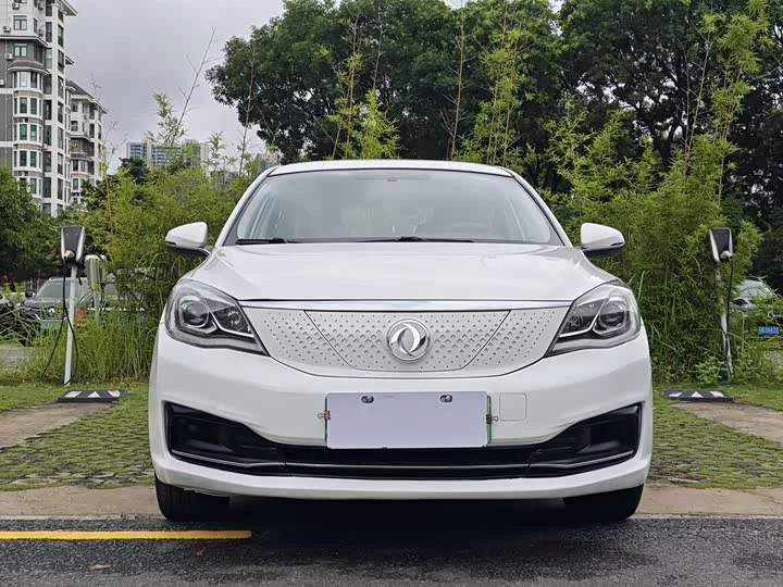 Dongfeng E70