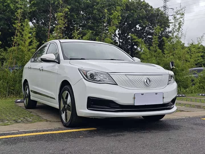 Dongfeng E70