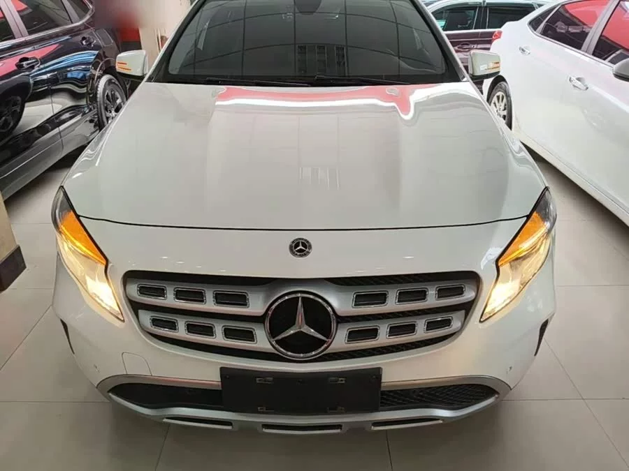 Mercedes Benz GLA