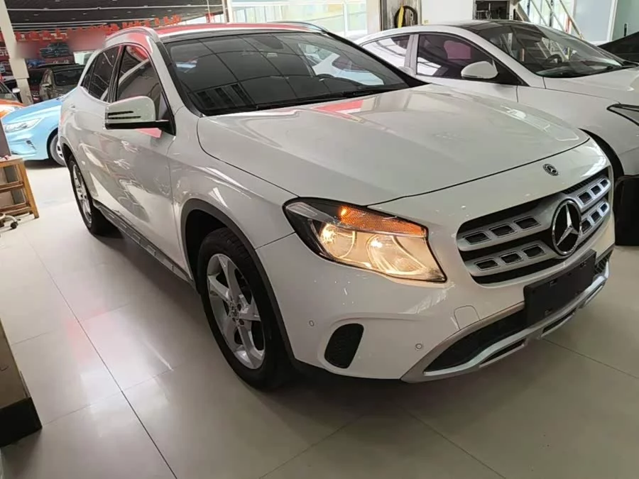 Mercedes Benz GLA