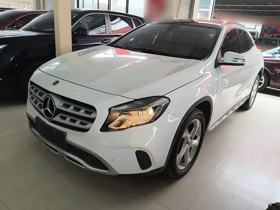 Mercedes Benz GLA