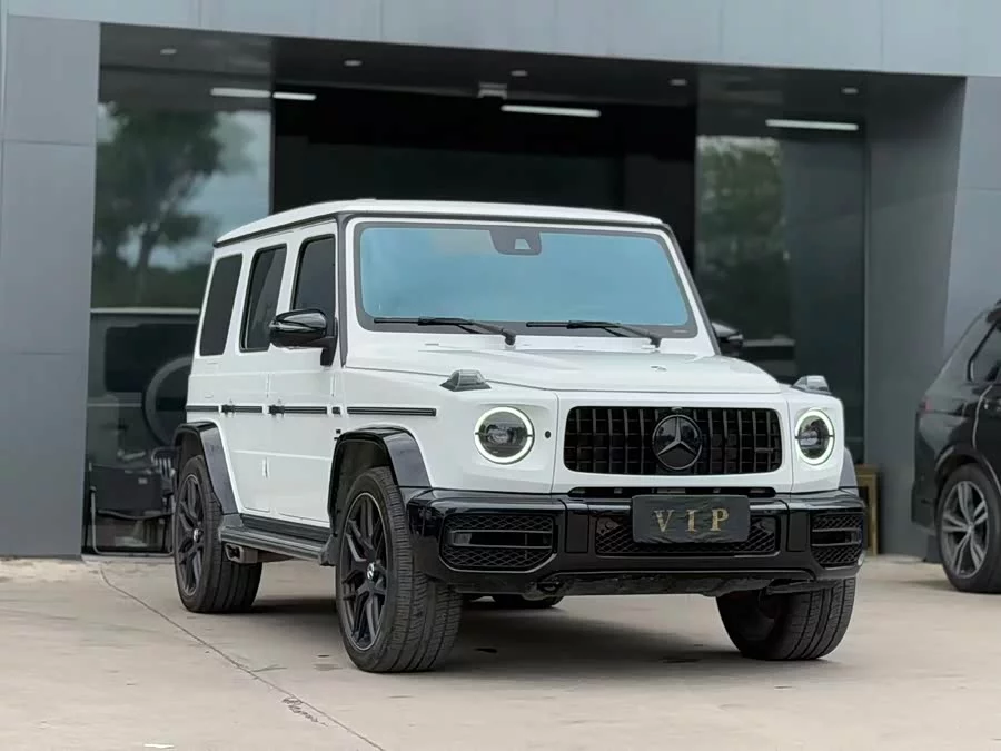 Mercedes Benz G-rated