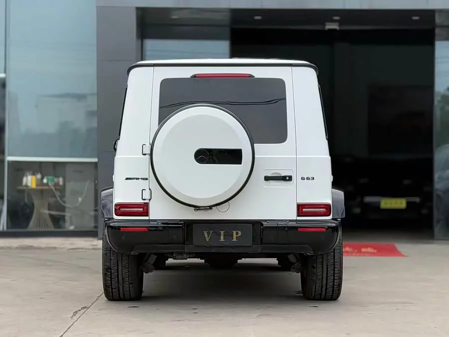 Mercedes Benz G-rated