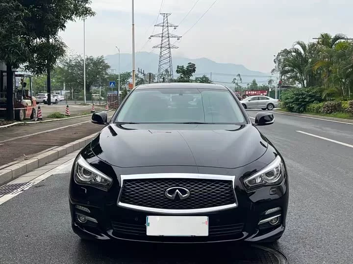 Infiniti Q50L