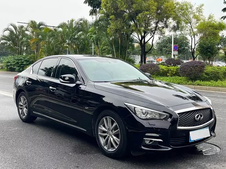 Infiniti Q50L