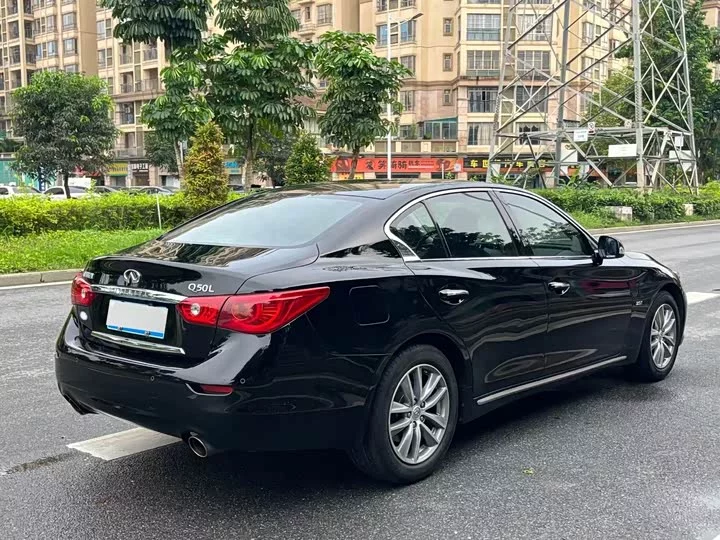Infiniti Q50L