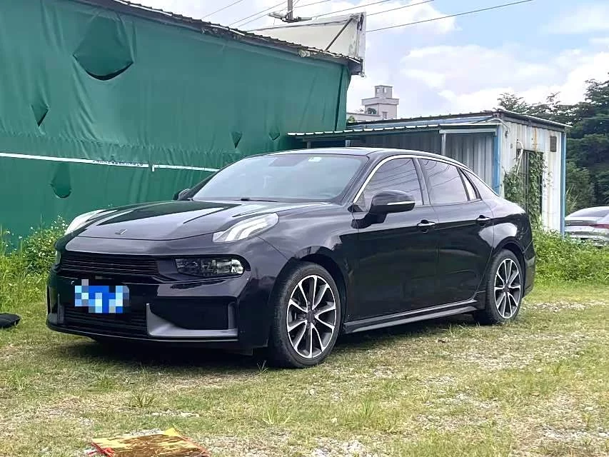 Lynk & Co 03