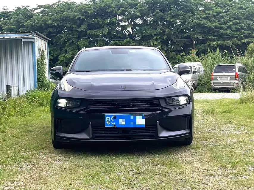 Lynk & Co 03