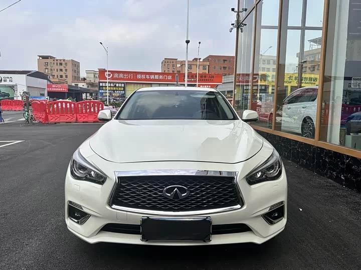 Infiniti Q50L