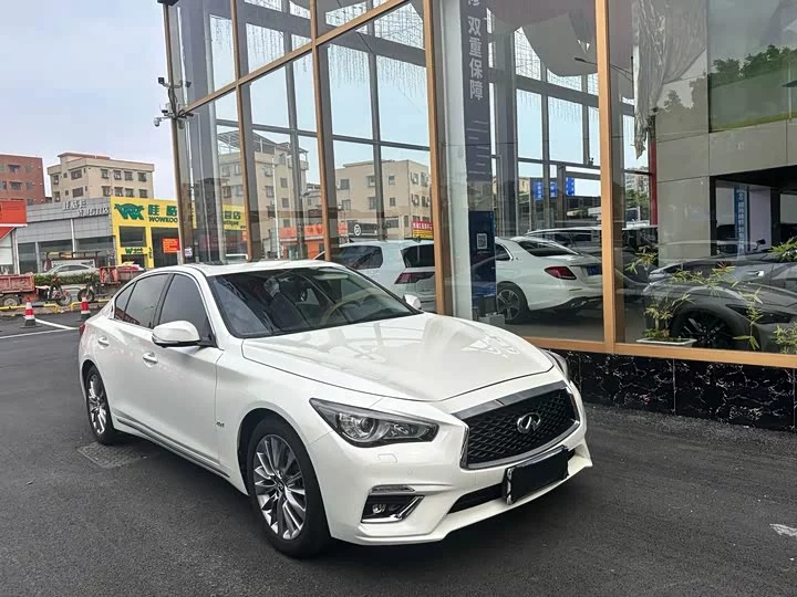 Infiniti Q50L