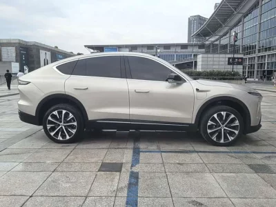 NIO EC7