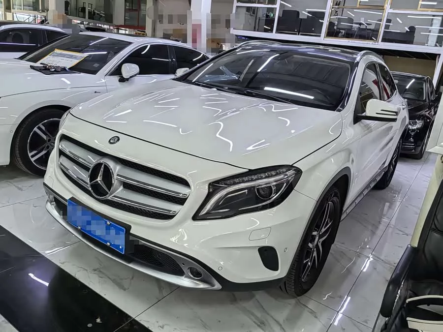 Mercedes Benz GLA