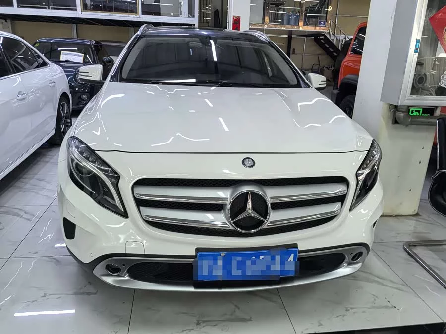Mercedes Benz GLA