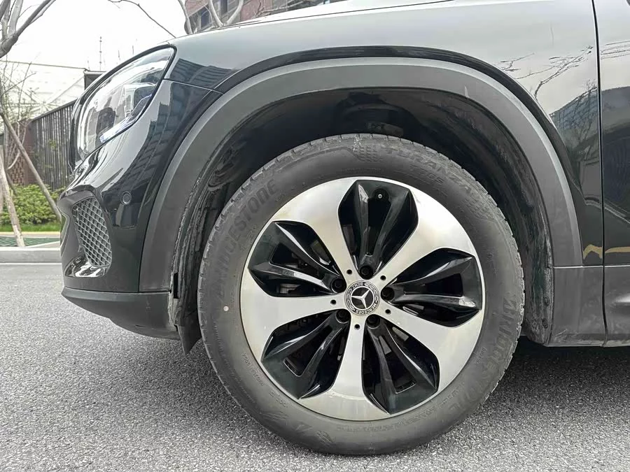 Mercedes Benz GLB