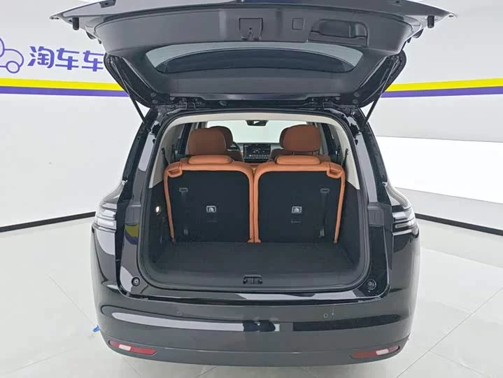 Leapmotor C16