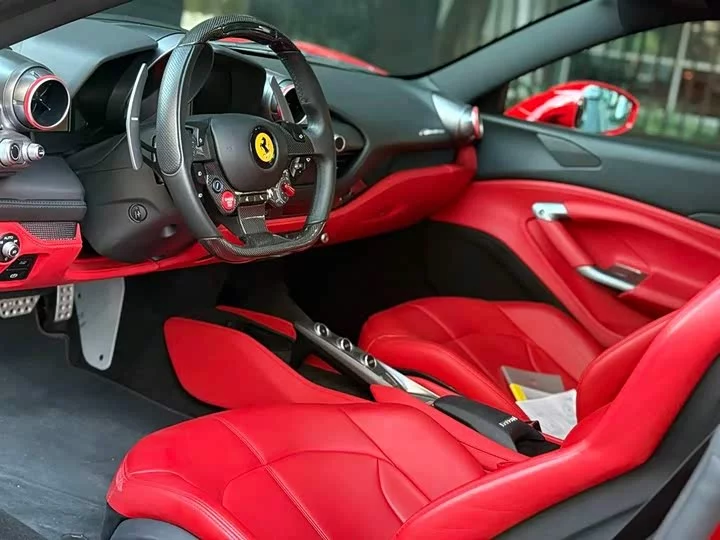 ferrari F8