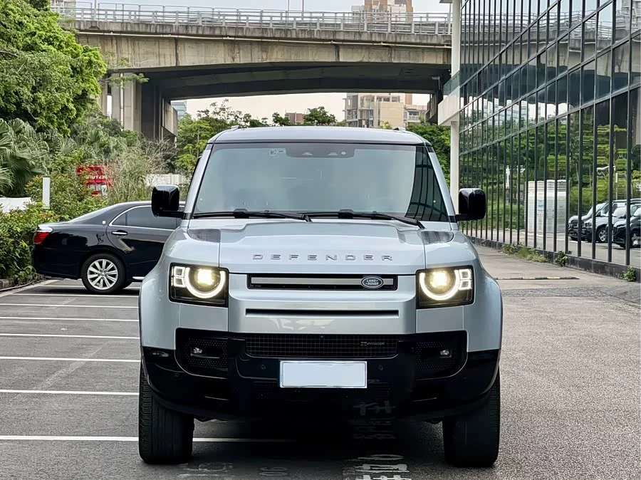 Land Rover guard