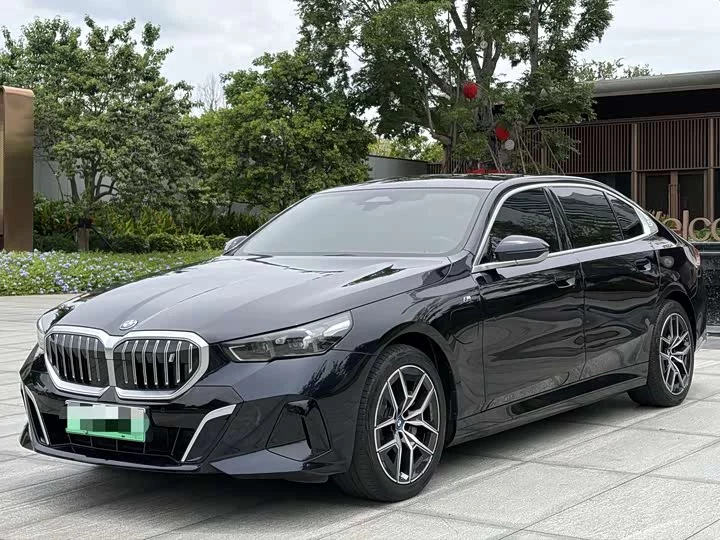 BMW i5