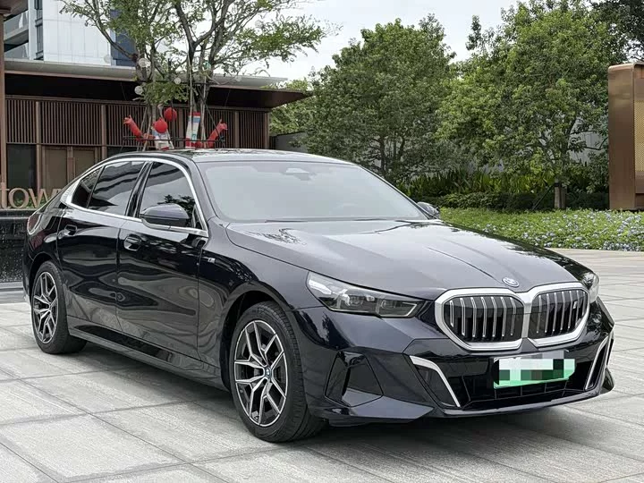 BMW i5
