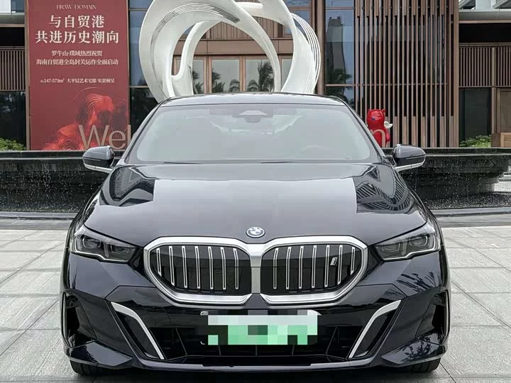 BMW i5