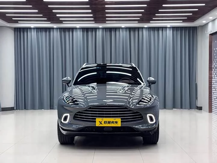 Aston Martin DBX