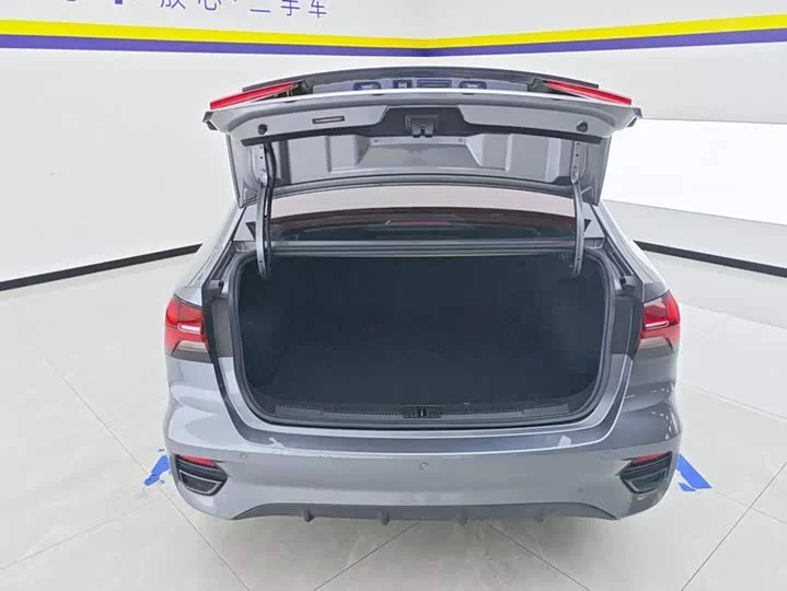 Roewe i5