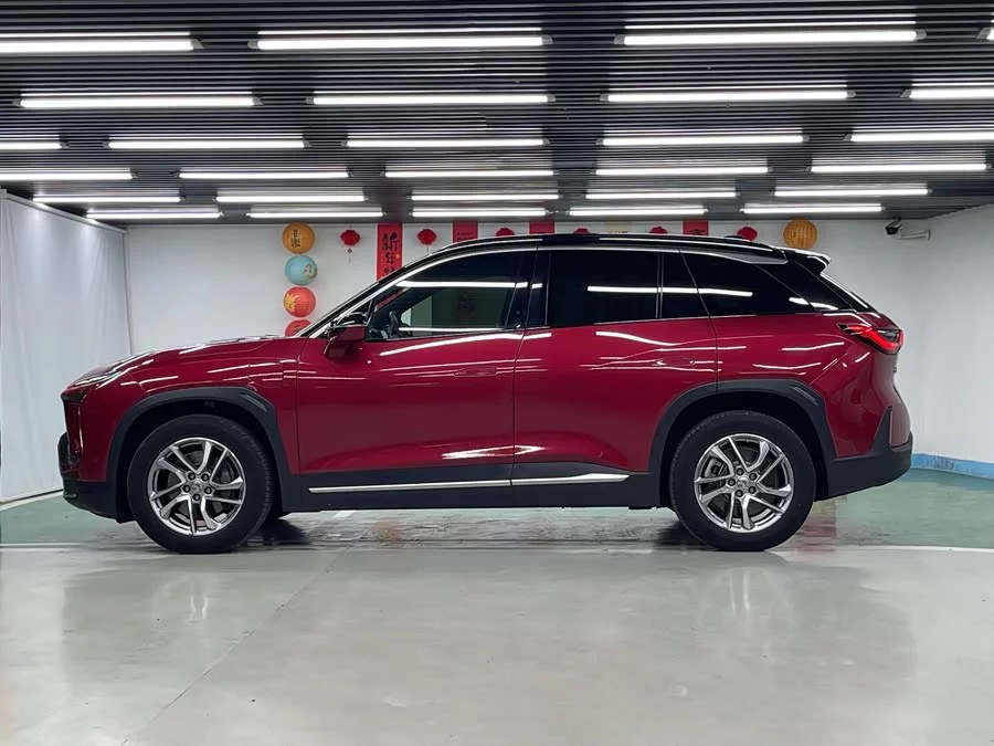 NIO ES6