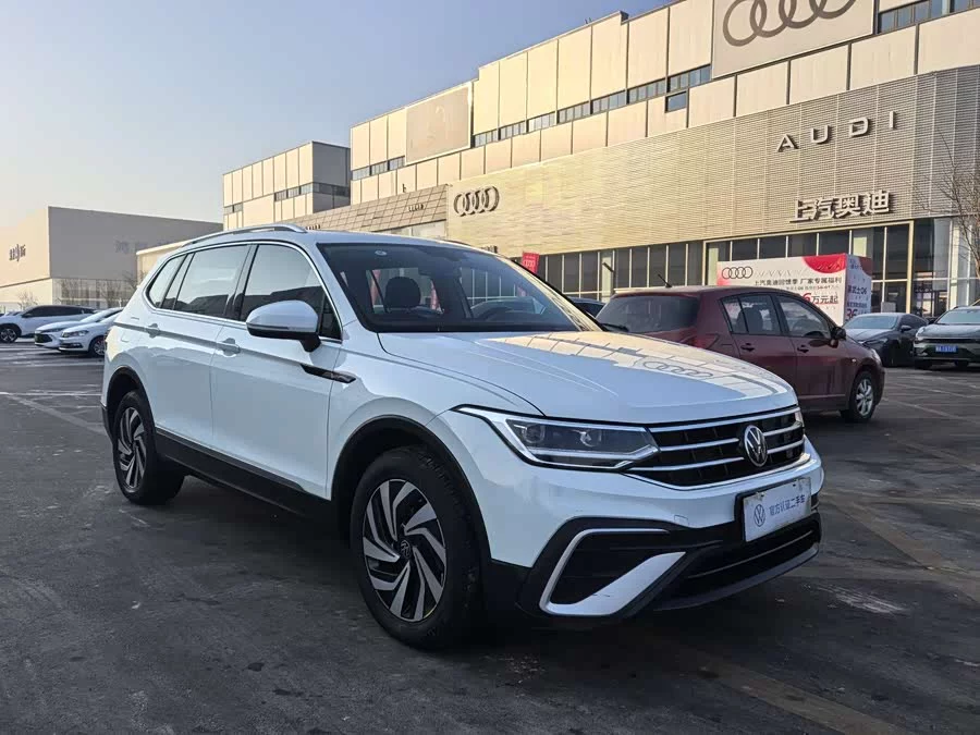 Volkswagen Tiguan L