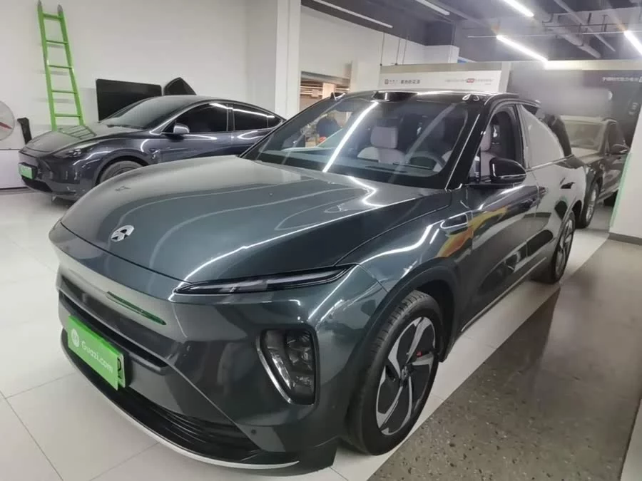 NIO ES8