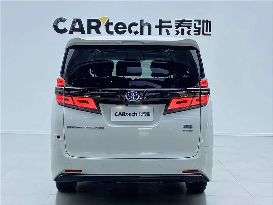 Toyota Crown Vellfire