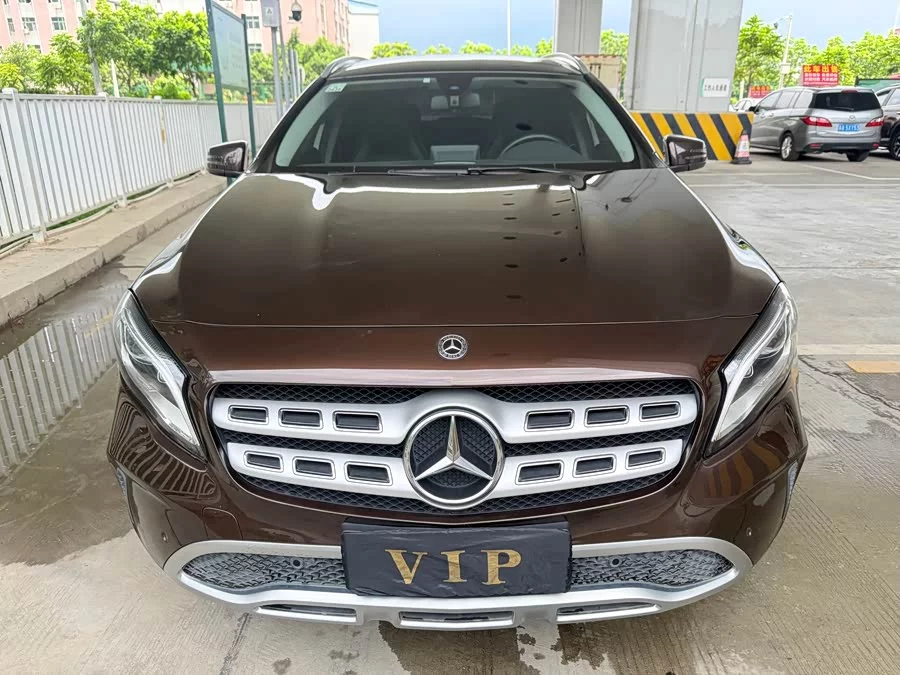 Mercedes Benz GLA