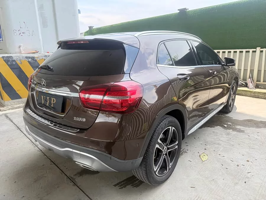 Mercedes Benz GLA