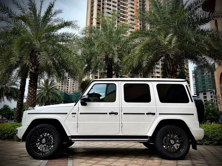 Mercedes Benz G-rated