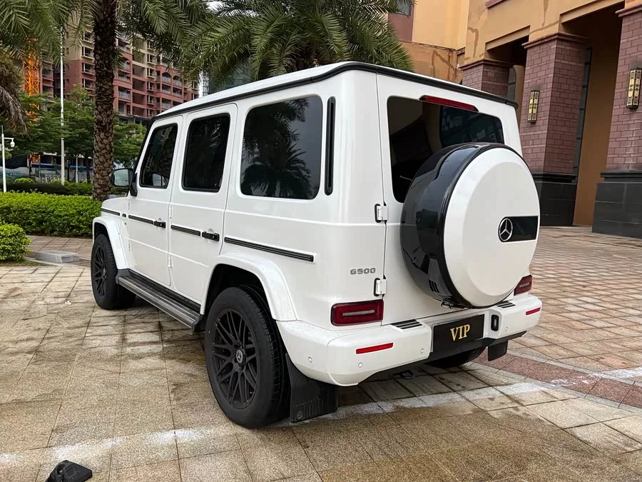 Mercedes Benz G-rated