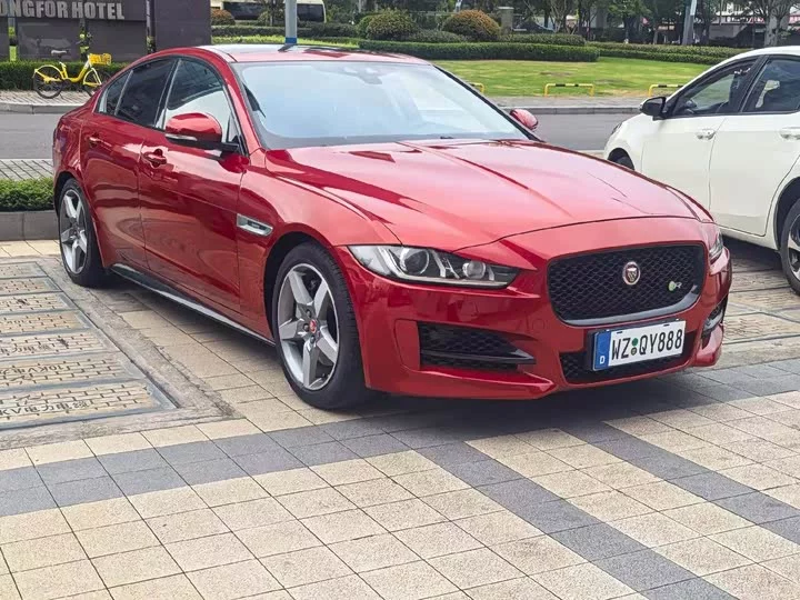 Jaguar XE