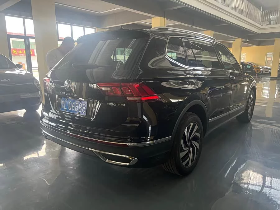 Volkswagen Tiguan L
